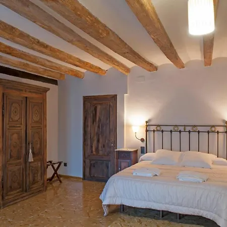 Lo Palauet De La Muralla Balaguer