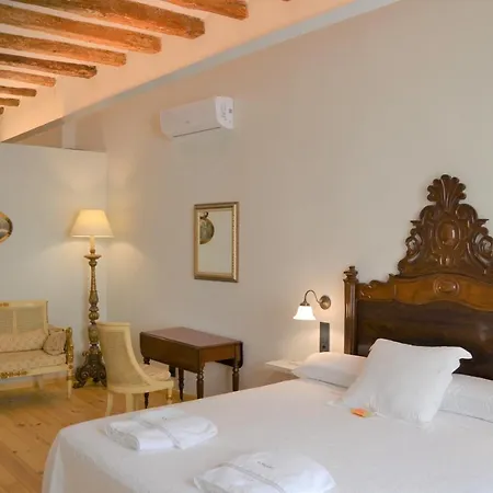 Lo Palauet De La Muralla 2*