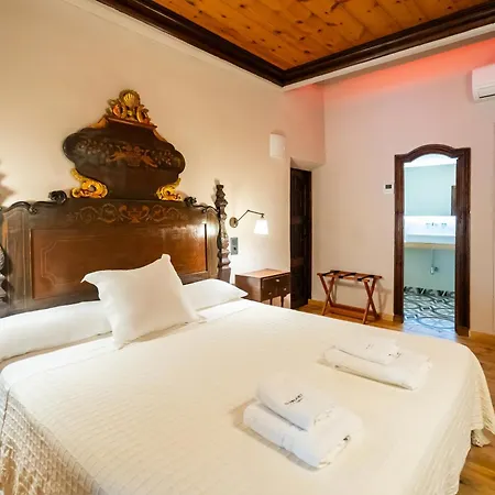 Lo Palauet De La Muralla Bed & Breakfast 2*