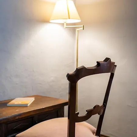 Lo Palauet De La Muralla Bed & Breakfast 2*