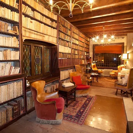 Lo Palauet De La Muralla Bed & Breakfast Balaguer