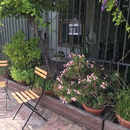Lo Palauet De La Muralla Bed & Breakfast Balaguer