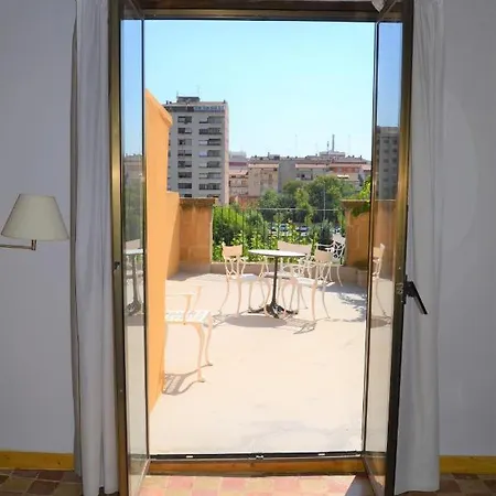 Lo Palauet De La Muralla בלגר