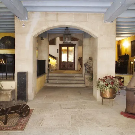 Lo Palauet De La Muralla Bed & Breakfast