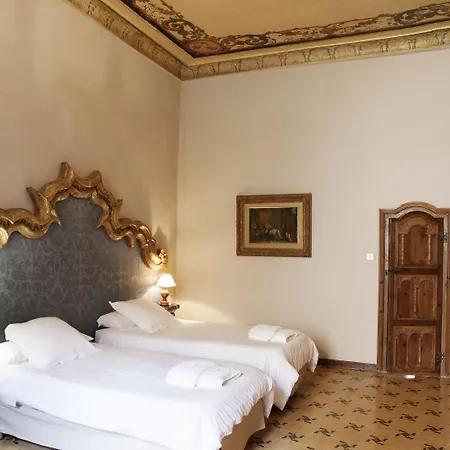 Lo Palauet De La Muralla